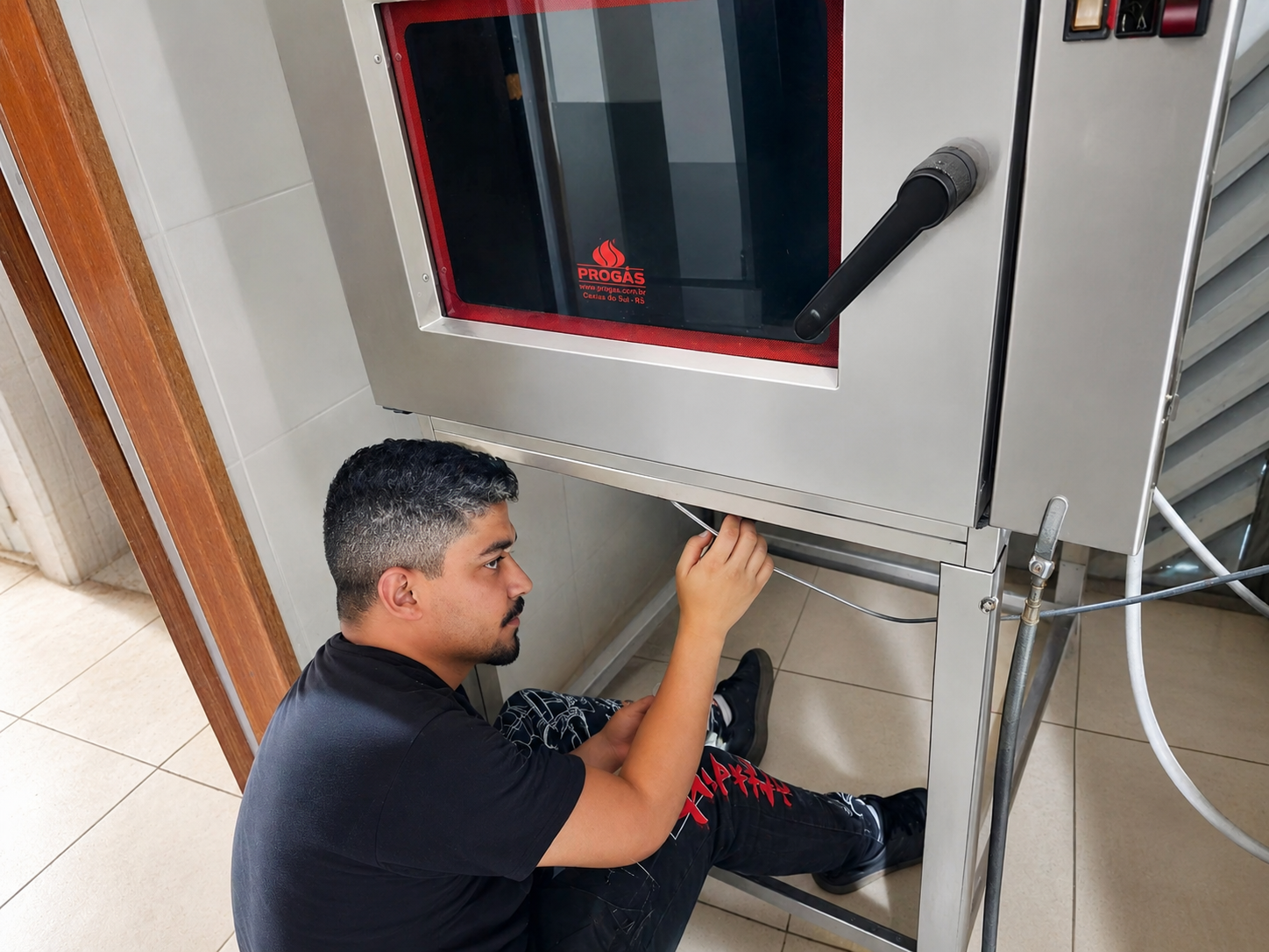 Manutenção técnica em forno industrial